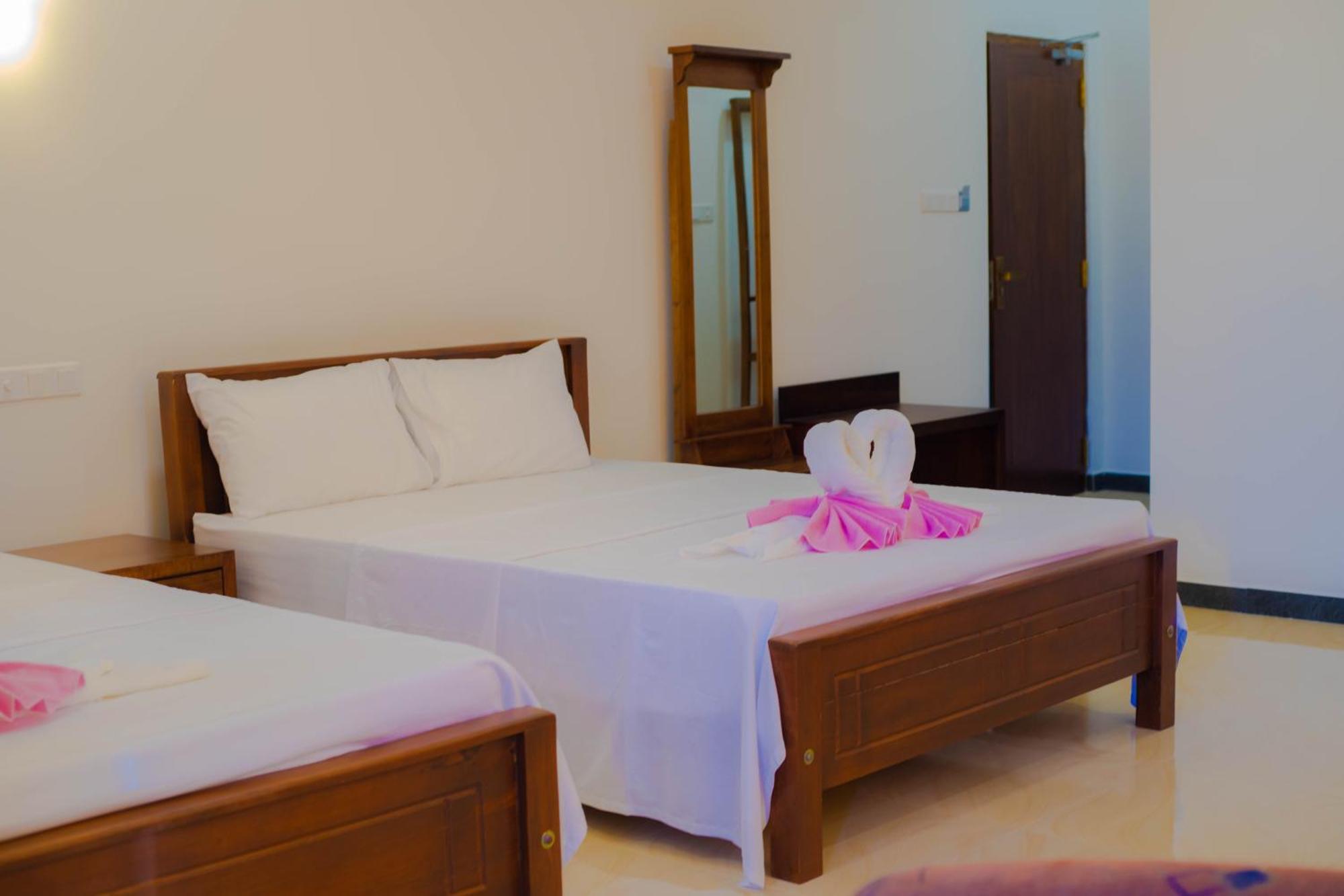 Crystal Riverston Deck Matale Room photo